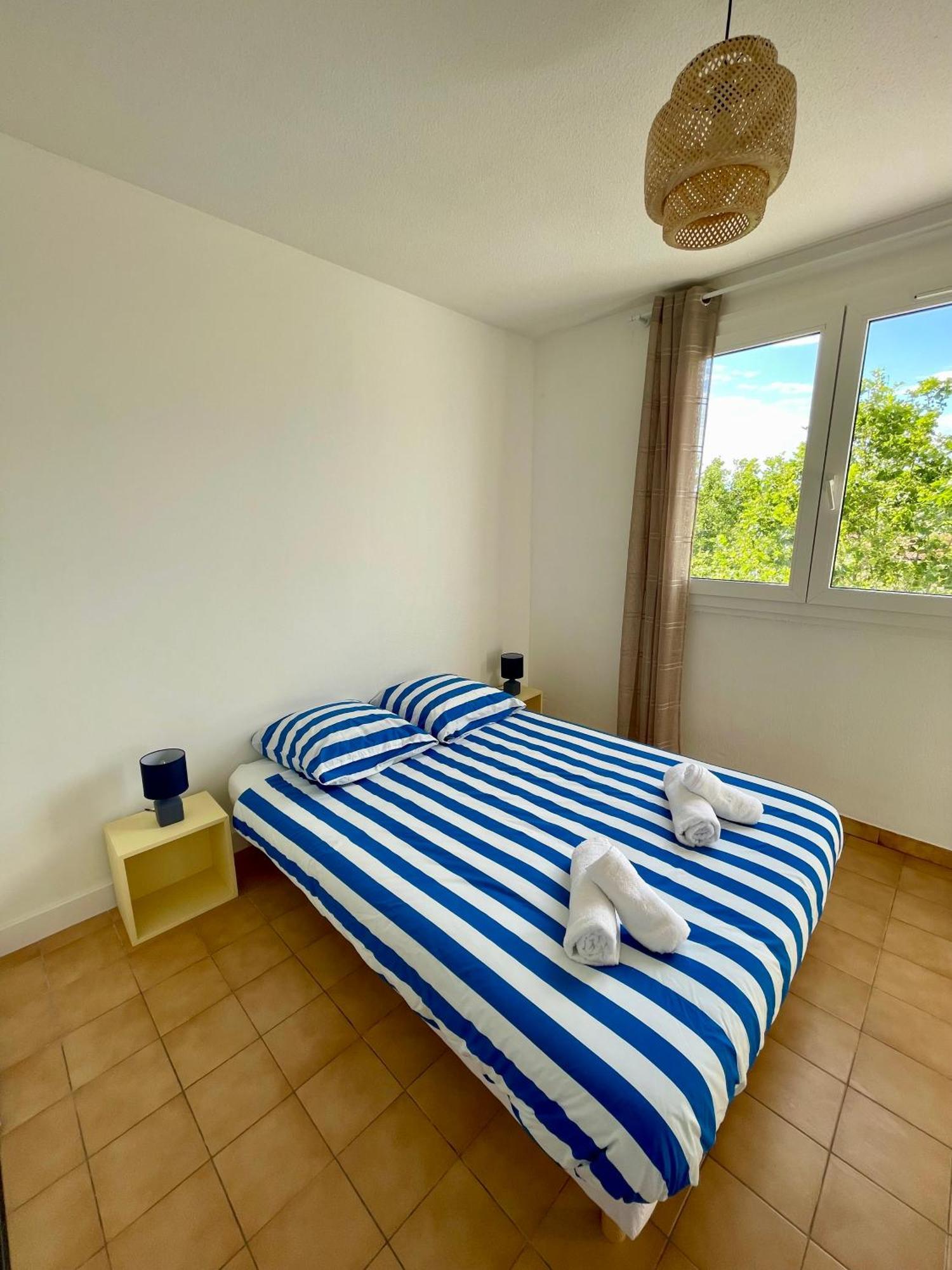 Superbe Duplex Refait A Neuf ! Apartment Hyeres Bagian luar foto